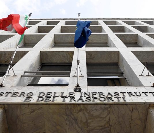 Mit “Avanti con il processo di digitalizzazione e cloud”