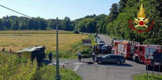 Scuolabus si ribalta in provincia di Udine, feriti 2 bambini