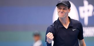 Sinner supera De Minaur in tre set e vola in finale a Pechino. Avanza anche Paolini, è ai quarti