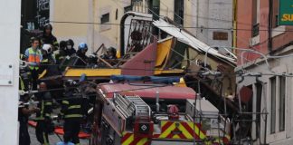 Deraglia la funicolare “Gloria” di Lisbona: almeno 15 morti, c’è anche un’italiana tra i feriti
