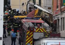 Deraglia la funicolare Gloria di Lisbona, sale a 17 il bilancio dei morti. Tra i feriti anche un’italiana