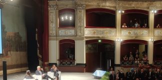 بايرو أمام البرلمان الفرنسي: يمكنكم إسقاط الحكومة