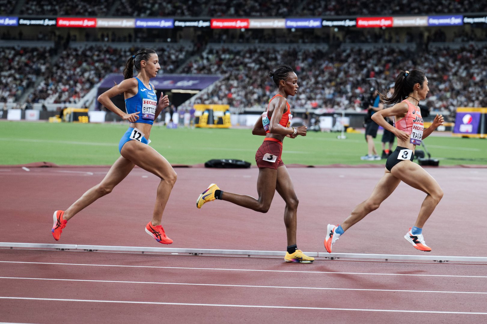 Mondiali atletica, splendida Battocletti: è bronzo nei 5000. Eliminata la staffetta 4X100