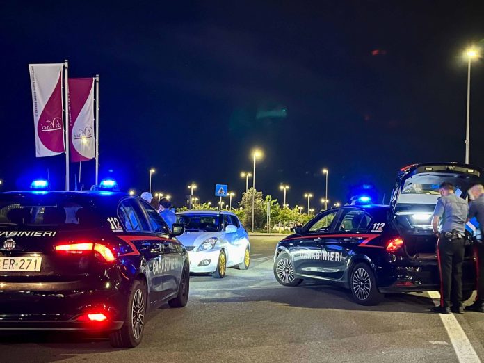 OSTIA - Controlli dei Carabinieri per contrastare le gare clandestine di velocità a Fiumicino (1)