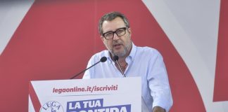 Salvini ricorda Kirk a Pontida. E sull’Ucraina “Non manderemo i nostri figli a combattere”