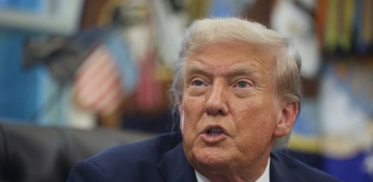 Trump “L’agente dell’ICE ha sparato alla donna per legittima difesa”