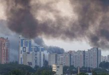 Nuovi raid russi nella notte in Ucraina, Zelensky “La popolazione è sotto pressione”