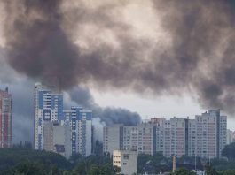 Nuovi raid russi nella notte in Ucraina, Zelensky “La popolazione è sotto pressione”