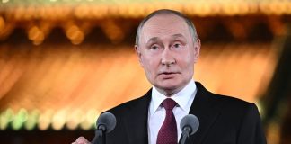 Putin “Zelensky venga a Mosca se è pronto”, Trump “Sono molto deluso”. Macron “Pronti con le garanzie di sicurezza” / VIDEO