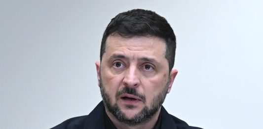 Nuovo attacco in Ucraina, sei morti. Zelensky: “Droni russi anche in Moldavia e Romania”