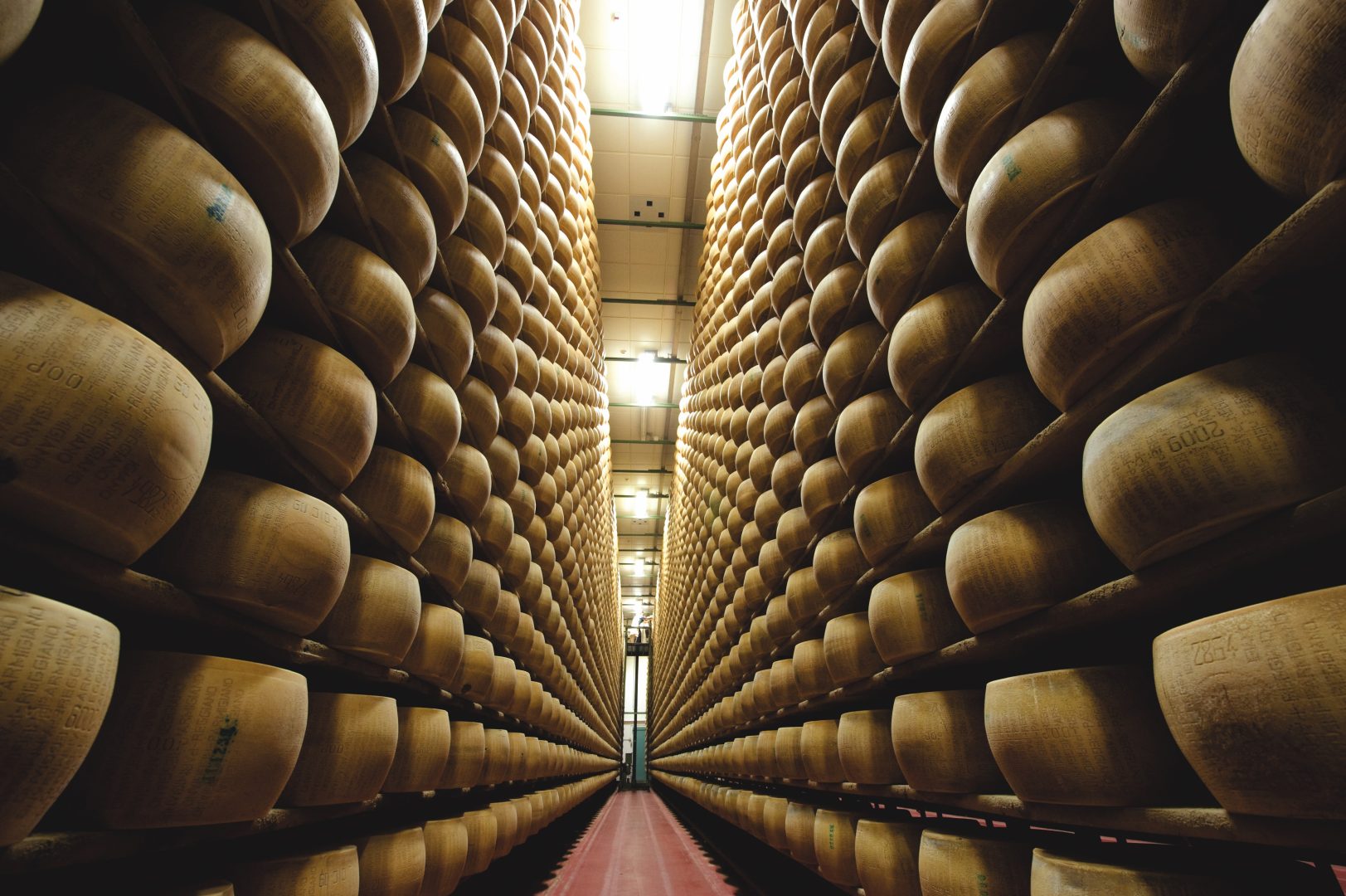 Il Consorzio del Parmigiano Reggiano vola a Colonia per partecipare ad Anuga