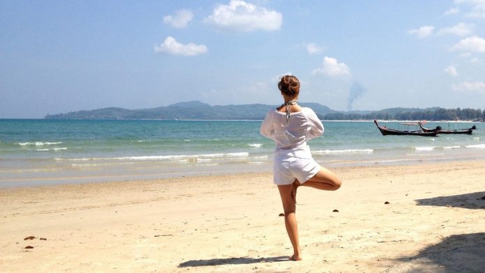 yoga in spiaggia yoga in spiaggia