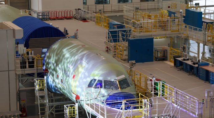 Cina: Airbus inaugura nuova catena di montaggio nel paese per aerei A320 (3)