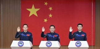 Cina: a Jiuquan la conferenza stampa dell’equipaggio della navicella Shenzhou-21