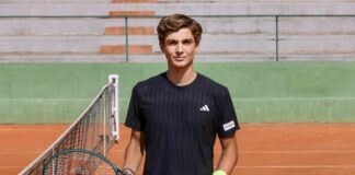 Giovane tennista Vasamì testimonial Intesa Sanpaolo con Sinner e Paolini