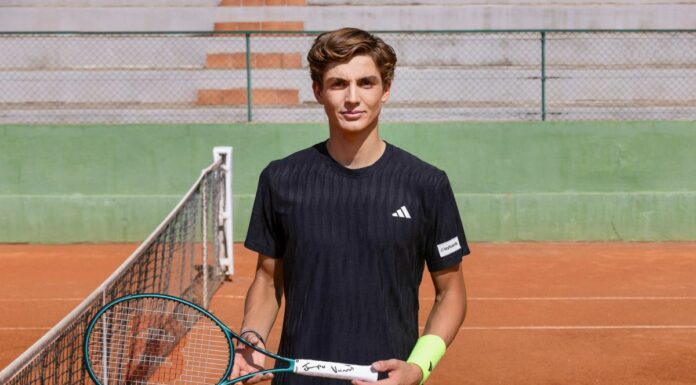 Giovane tennista Vasamì testimonial Intesa Sanpaolo con Sinner e Paolini