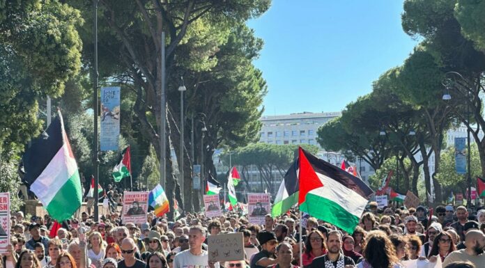 Migliaia di persone in corteo a Roma per Gaza