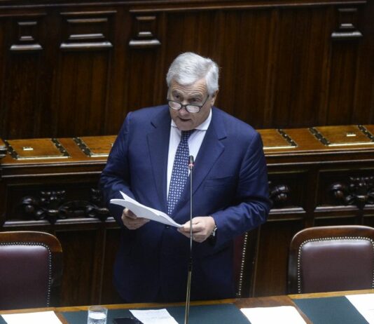 Iran, via libera dalle Camere alla risoluzione di maggioranza. Tajani “Ambasciata a Teheran trasferita a Baku per sicurezza” / Video