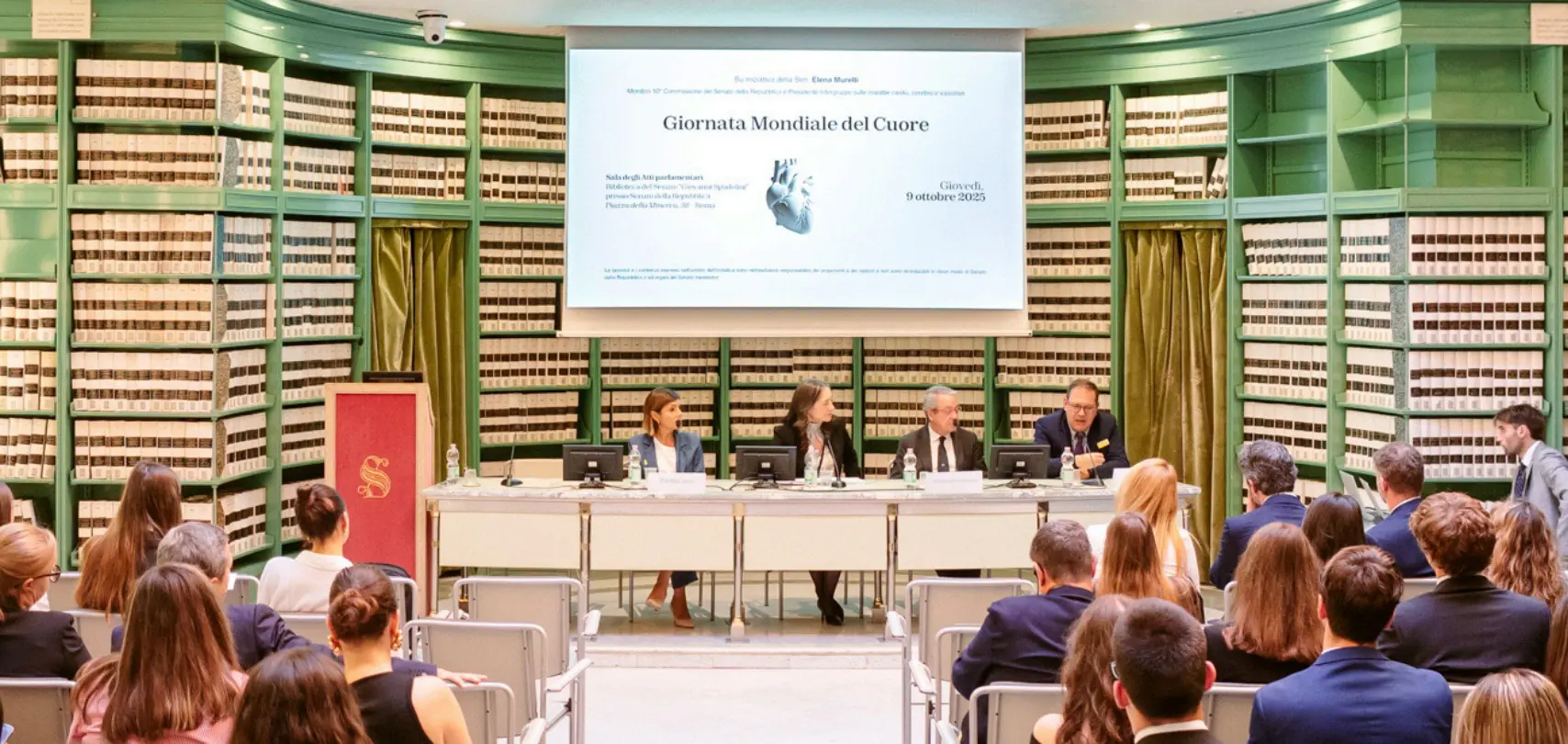 geronimo it polizia-locale-e-carabinieri-arrestano-un-ladro-di-rolex-che-si-era-barricato-all039interno-di-un-furgone-A66051 013