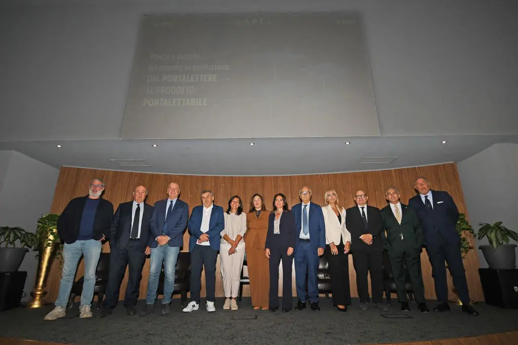 geronimo it ruba-un-portafogli-ma-la-polizia-di-stato-arresta-lautrice-del-furto-al-centro-commerciale-le-befane-A38761 009