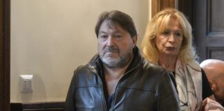 Esplodono sotto casa le auto di Sigfrido Ranucci e della figlia. Indaga l’antimafia, condanna unanime della politica