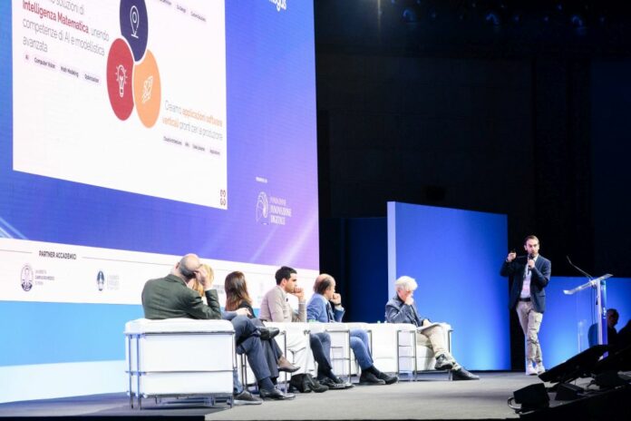 COmo Teatro SOciale inaugurazione container Fairplay in piazza Verdi