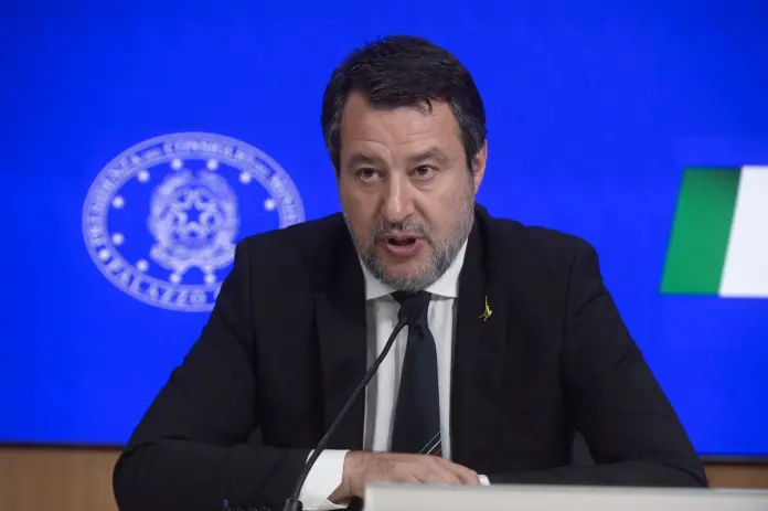 Roma, Palazzo Chigi conferenza stampa al termine del Consiglio dei Ministri sulla manovra economica del governo