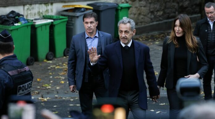 Nicolas Sarkozy in carcere “Scandalo giudiziario, sono innocente”