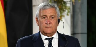 Manovra, Tajani “Modifica su affitti brevi o non voteremo mai”