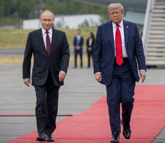 Putin sente Trump: “Disposto a dichiarare la tregua in Ucraina il 9 maggio”
