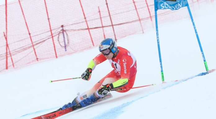 Marco Odermatt vince il primo gigante di Coppa del Mondo a Soelden