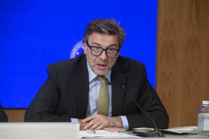 Roma, Palazzo Chigi conferenza stampa al termine del Consiglio dei Ministri sulla manovra economica del governo