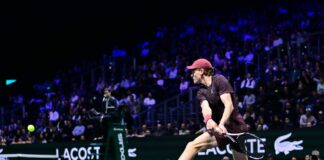 Buon esordio per Sinner a Parigi, Sonego vince il derby con Musetti