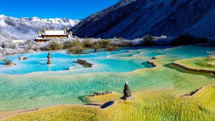 (EcoChina)CHINA-SICHUAN-ABA-HUANGLONG-SNOWFALL (CN)