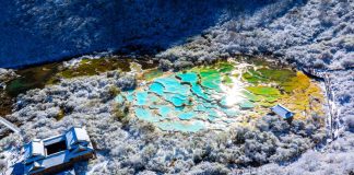 Cina: prima nevicata a Huanglong, atmosfera magica tra laghetti naturali (2)