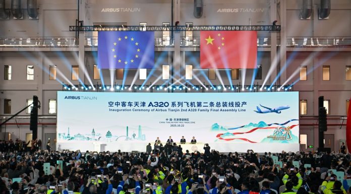 Cina: Airbus inaugura nuova catena di montaggio nel paese per aerei A320 (1)