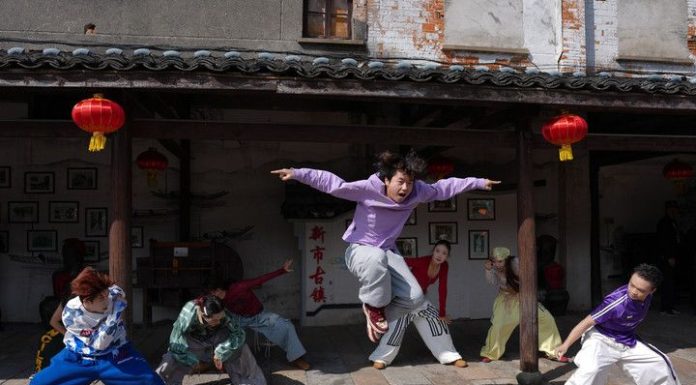 Cina: festival di danza anima l’antica cittadina di Xinshi (1)