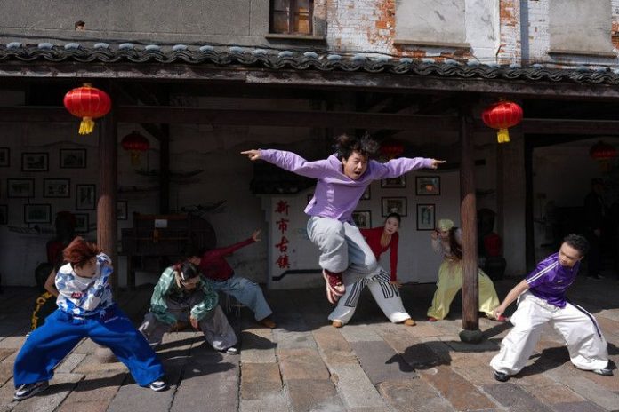 (ZhejiangPictorial) CHINA-ZHEJIANG-XINSHI-ANCIENT TOWN-DANCE FESTIVAL (CN)