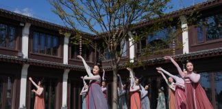 Cina: festival di danza anima l’antica cittadina di Xinshi (2)