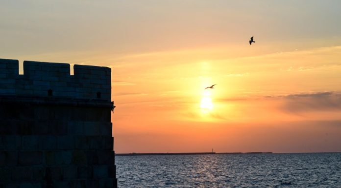 Cina: il paesaggio all’alba dal passo Shanhaiguan nell’Hebei (1)