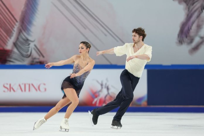 (SP)CHINA-CHONGQING-FIGURE SKATING-ISU GRAND PRIX-PAIR SKATING-FREE SKATING (CN)