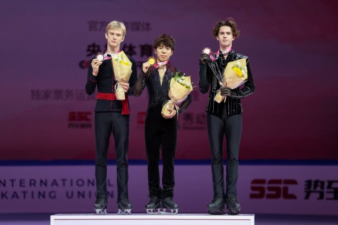 (SP)CHINA-CHONGQING-FIGURE SKATING-ISU GRAND PRIX-MEN'S SINGLES (CN)