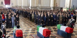 A Padova l’ultimo saluto ai tre carabinieri uccisi, presenti Mattarella e Meloni / Foto e Video