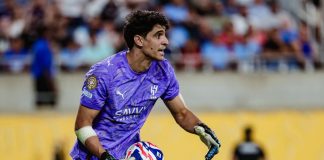 Bono extends with Al Hilal until 2028, no Sevilla return for the goalkeeper