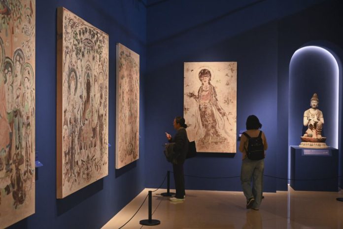 CHINA-SHANGHAI-DUNHUANG-EXHIBITION-PREVIEW (CN)