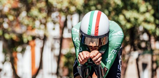 Filippo Ganna domina la cronometro, sua la decima tappa del Giro d’Italia