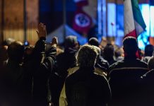 Parma, cori fascisti nella sede di Fratelli d’Italia. Il Pd: “Meloni condanni senza esitazione”