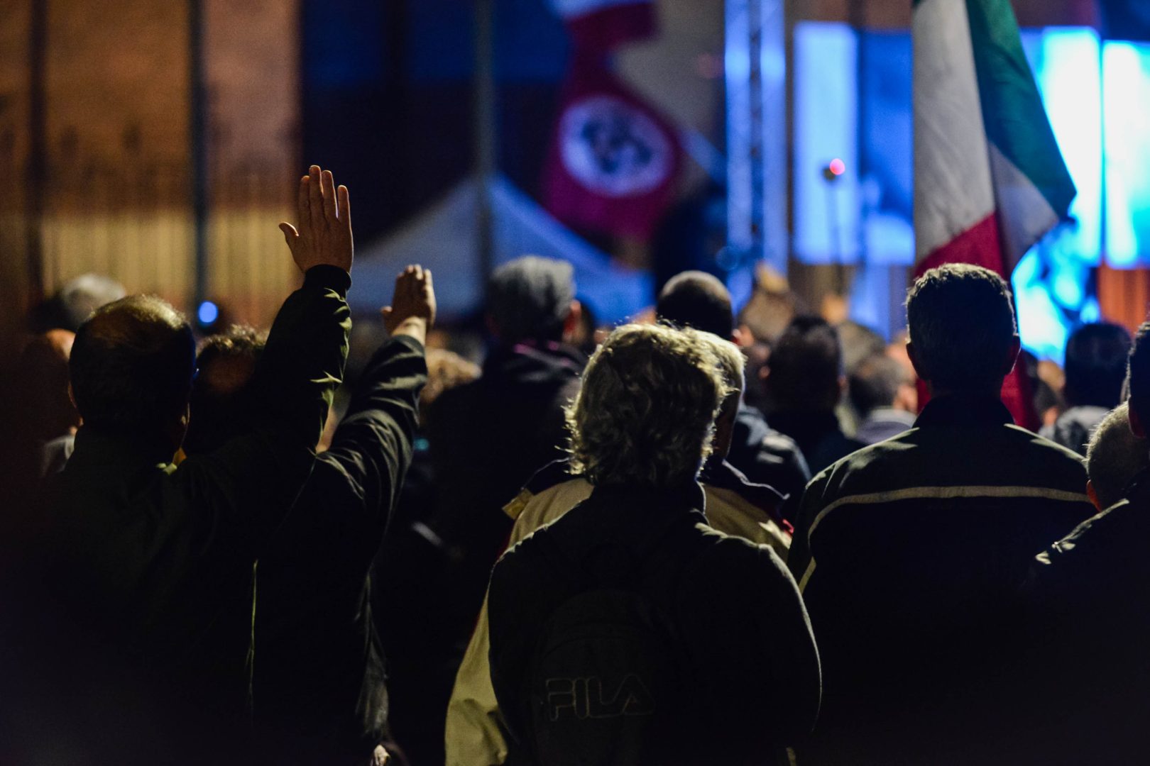 Parma, cori fascisti nella sede di Fratelli d’Italia. Il Pd: “Meloni condanni senza esitazione” Parma, cori fascisti nella sede di Fratelli d’Italia. Il Pd: “Meloni condanni senza esitazione”