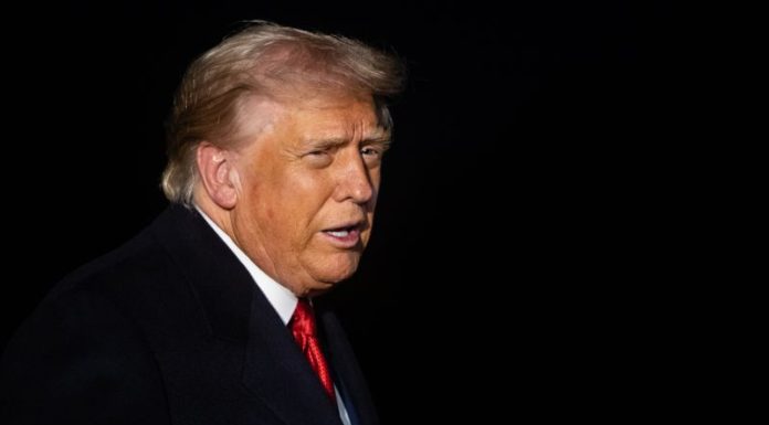 Trump, il tic-tac costante di una bomba pronta ad esplodere