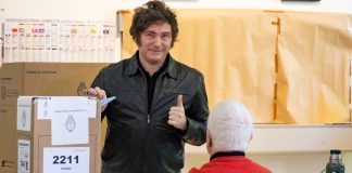Milei vince le elezioni di metà mandato in Argentina con oltre il 40% dei voti